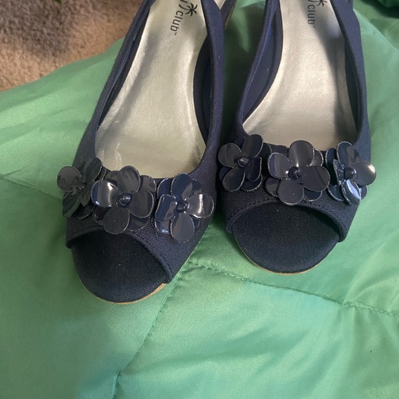 Navy blue Montego Bay Club peeptoe wedges! - Picture 3 of 3
